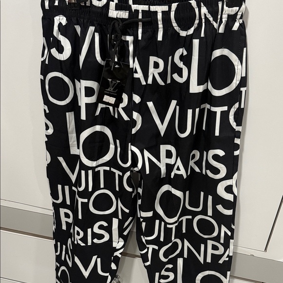 Woman Black and White Logo Print Pants - Picture 6 of 6